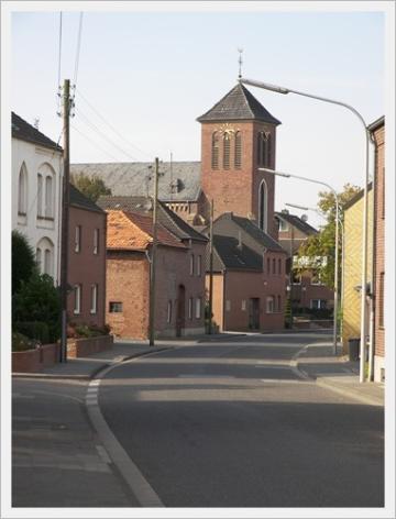 Pfarrkirche - Blick von Waldhufenstraße (c) www.Straeten.de